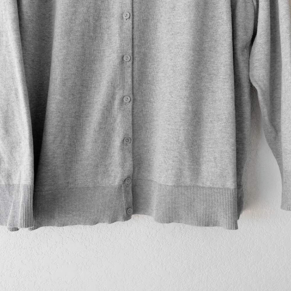 Croft & Barrow Women’s 1X Gray Button Front Cardigan Sweater Soft Classic Layer - Picture 6 of 8
